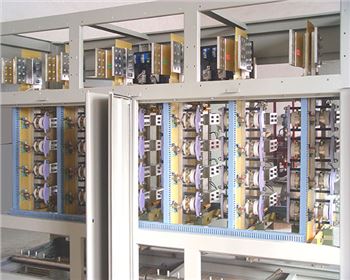 化工用大功率整流電源運(yùn)行中